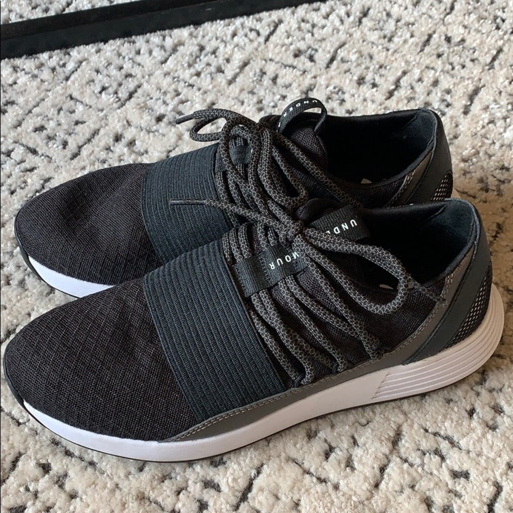 Under Armour Breathe Lace Lightweight